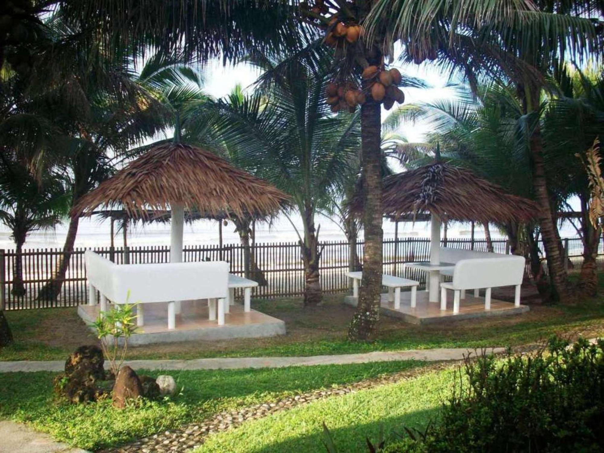 Phaidon Beach Resort Pandan Exterior photo